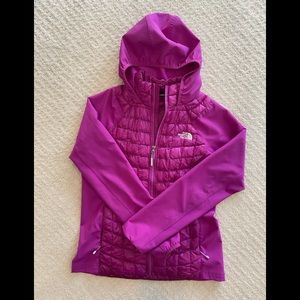 Women’s North Face thermoball jacket